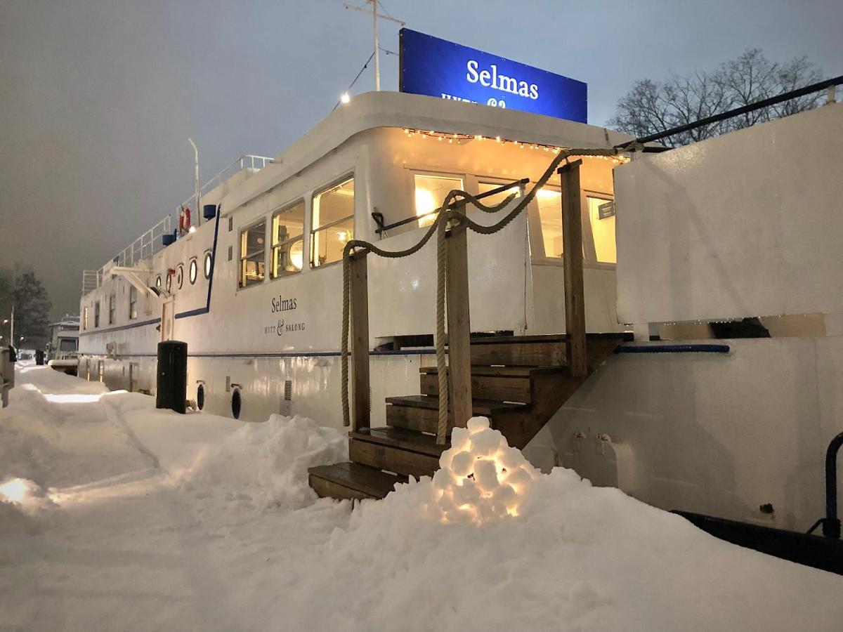 Selmas Hytt Och Salong Hostel Uppsala Bagian luar foto