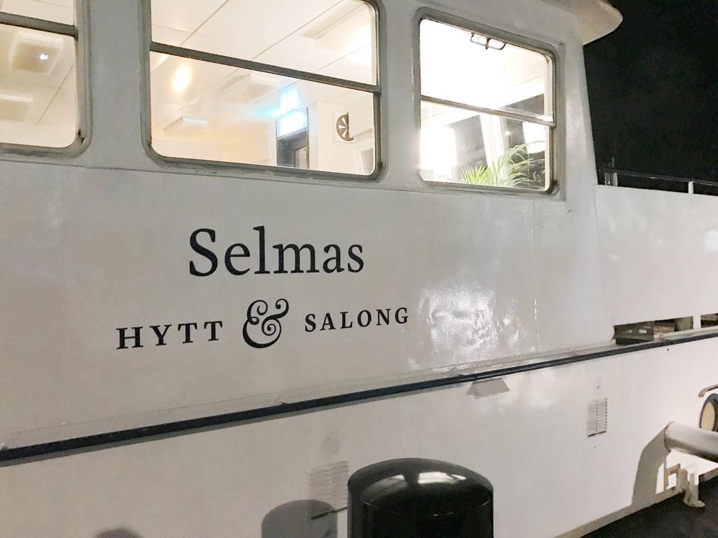 Selmas Hytt Och Salong Hostel Uppsala Bagian luar foto