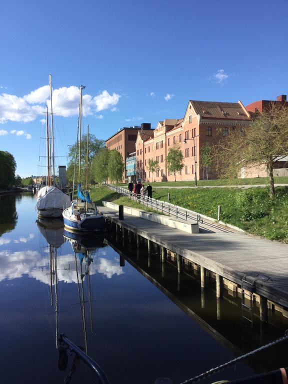Selmas Hytt Och Salong Hostel Uppsala Bagian luar foto