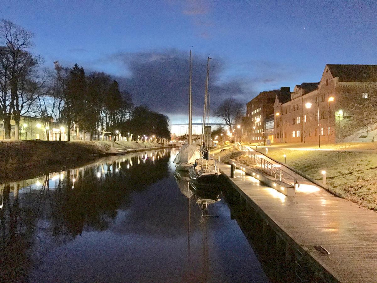 Selmas Hytt Och Salong Hostel Uppsala Bagian luar foto