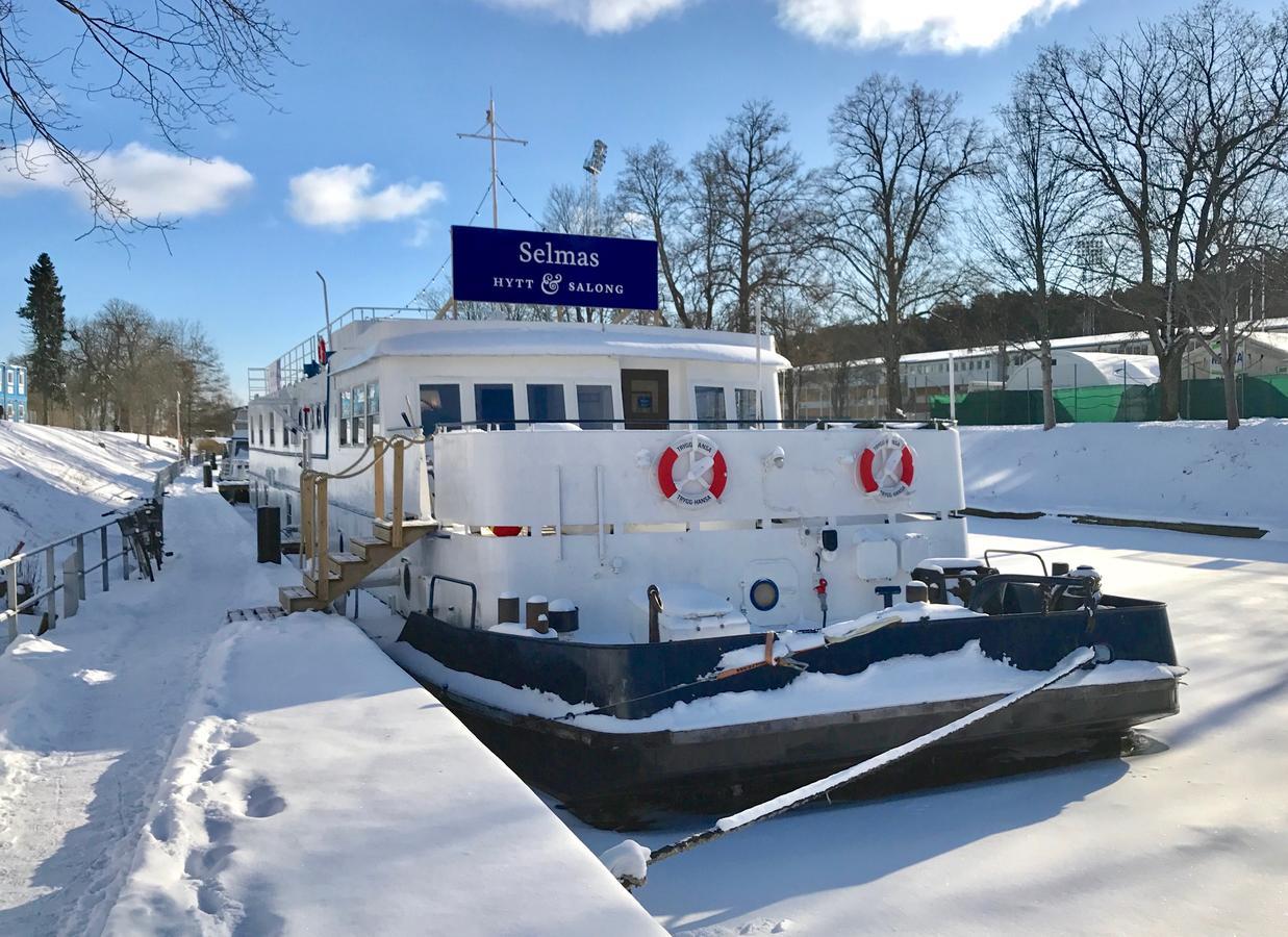 Selmas Hytt Och Salong Hostel Uppsala Bagian luar foto
