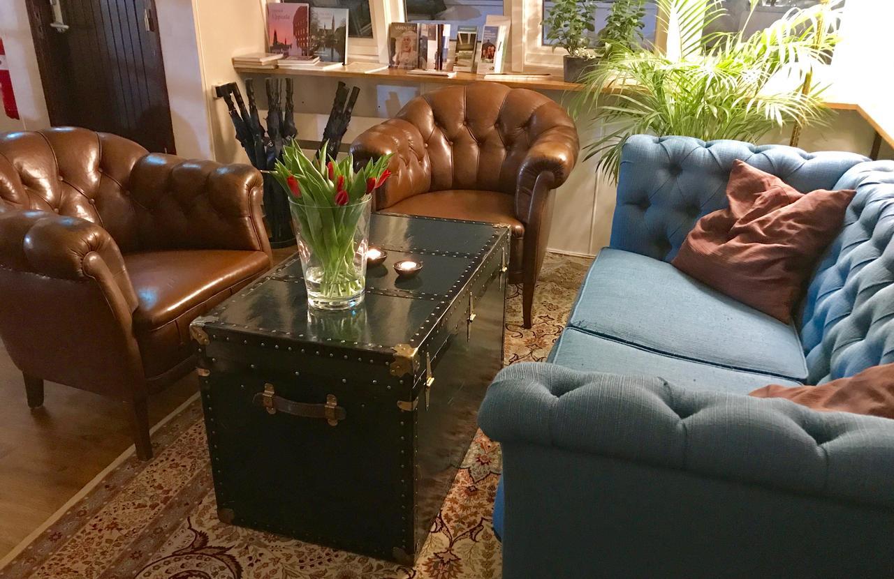 Selmas Hytt Och Salong Hostel Uppsala Bagian luar foto