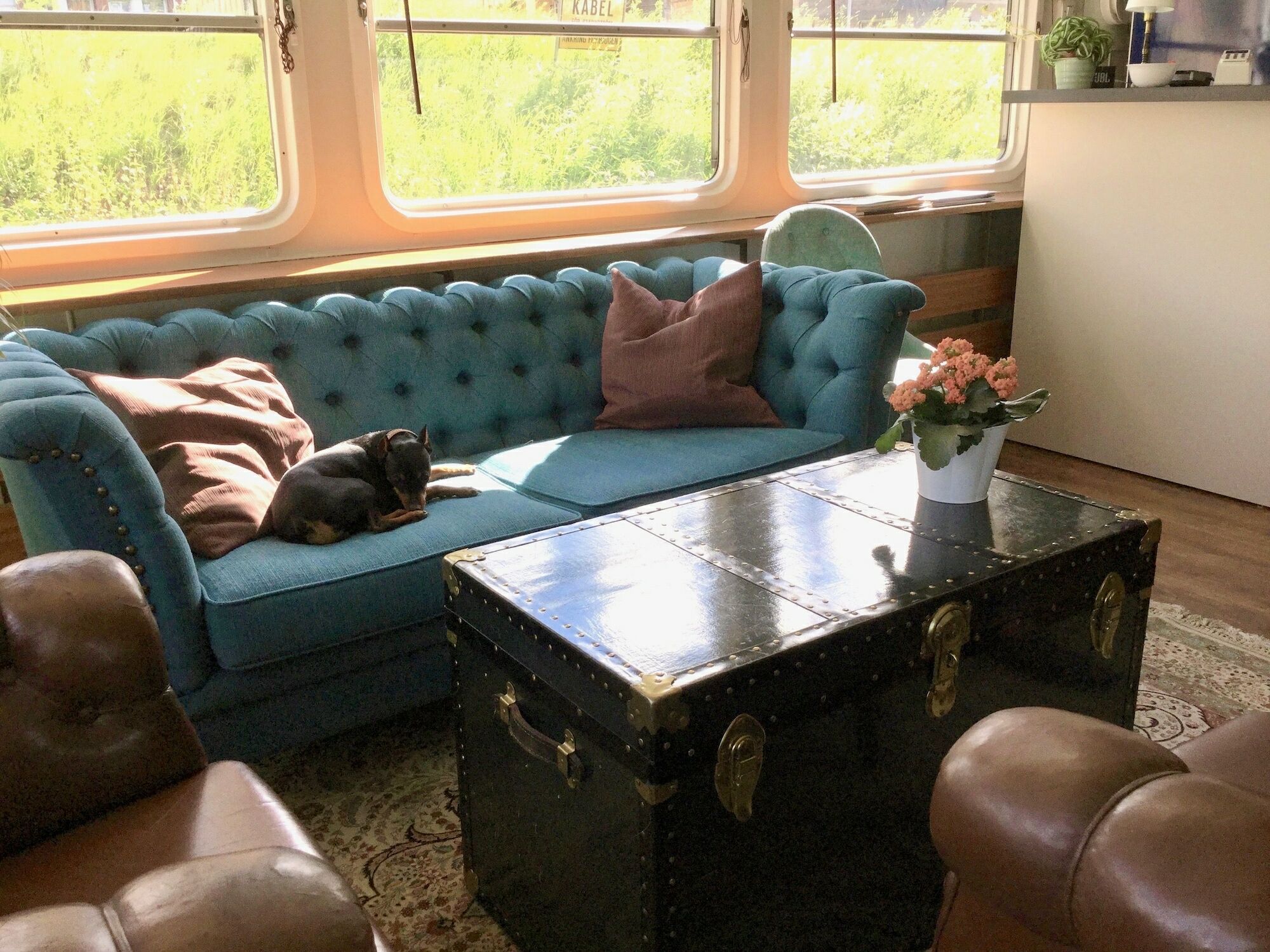 Selmas Hytt Och Salong Hostel Uppsala Bagian luar foto