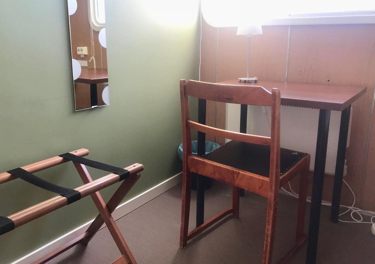 Selmas Hytt Och Salong Hostel Uppsala Bagian luar foto