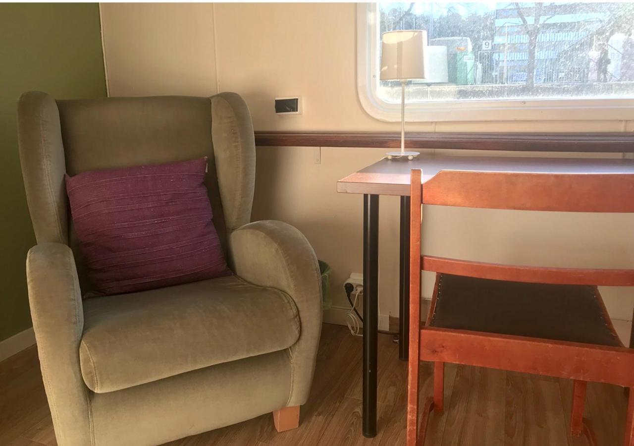 Selmas Hytt Och Salong Hostel Uppsala Bagian luar foto