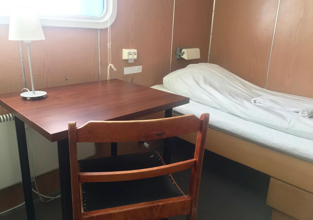 Selmas Hytt Och Salong Hostel Uppsala Bagian luar foto