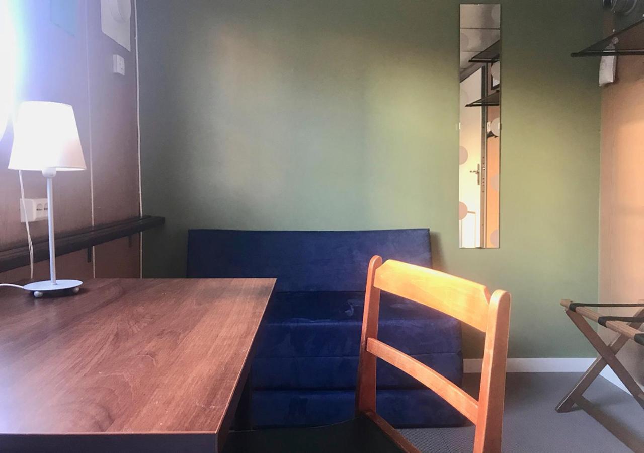 Selmas Hytt Och Salong Hostel Uppsala Bagian luar foto